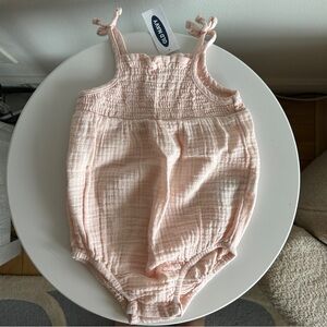 Old Navy Smocked Lightweight Pink Romper One-Piece for Baby/Toddler (6-12 M)